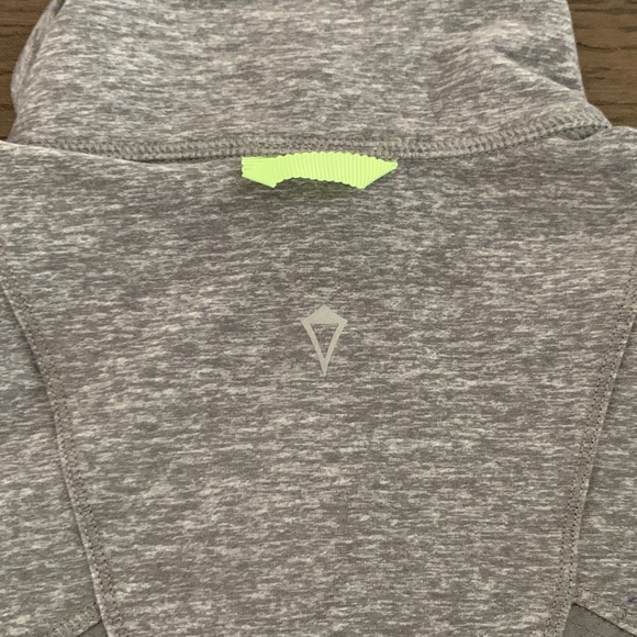 **SOLD** Lululemon Ivivva 1/2 zip mock neck long sleeve size 10 - Picture 5 of 6